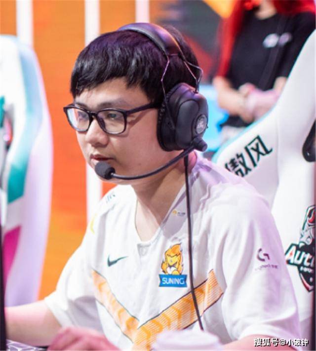 Rookie爆冷击败巴塞罗那，势不可挡引爆全场！
