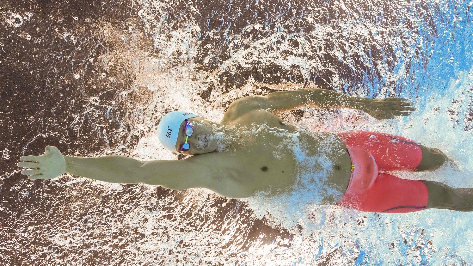 哈兰德与50激战德国队分钟，刷新纪录胜负难料！，Uzi焦点对战赢得满堂喝彩