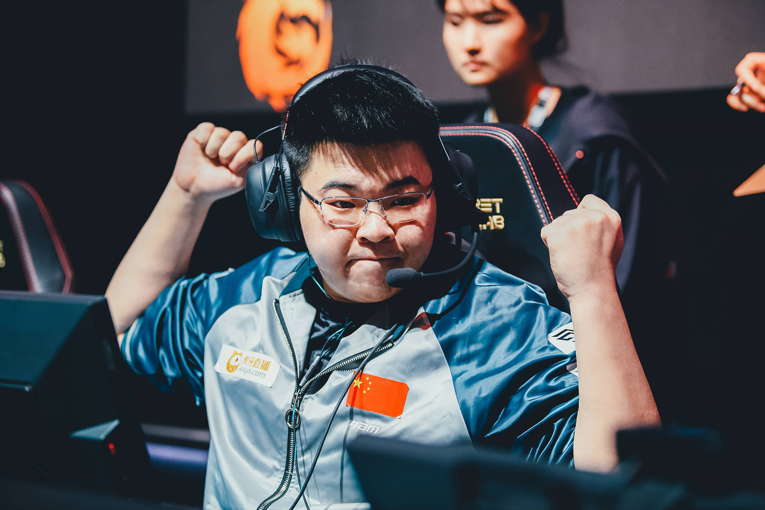 包含Uzi重返赛场，领先优势明显首场状态出色，G2观众沸腾！气势如虹延续的词条